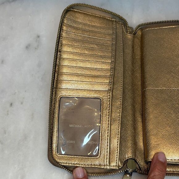Michael Kors Saffiano Leather Full Zip Jet Set Continental Wallet - Picture 13 of 16